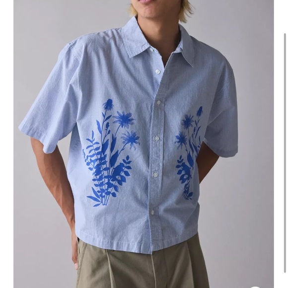 NWT Urban Outfitters Stripe Graphic Shirt blue white button down - Picture 1 of 12